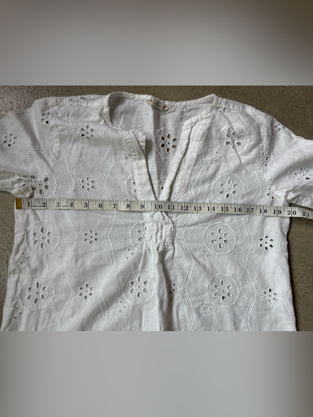 Christian Siriano White Sand Dollar Eyelet Linen Cotton Blouse, Size Medium - Picture 11 of 12